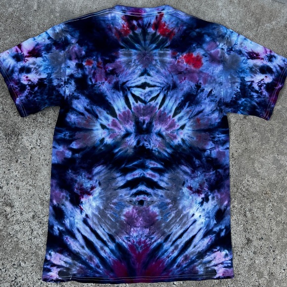 Custom tie dye on new size medium Port & Co (higher quality) short sleeve shirt - Picture 2 of 2